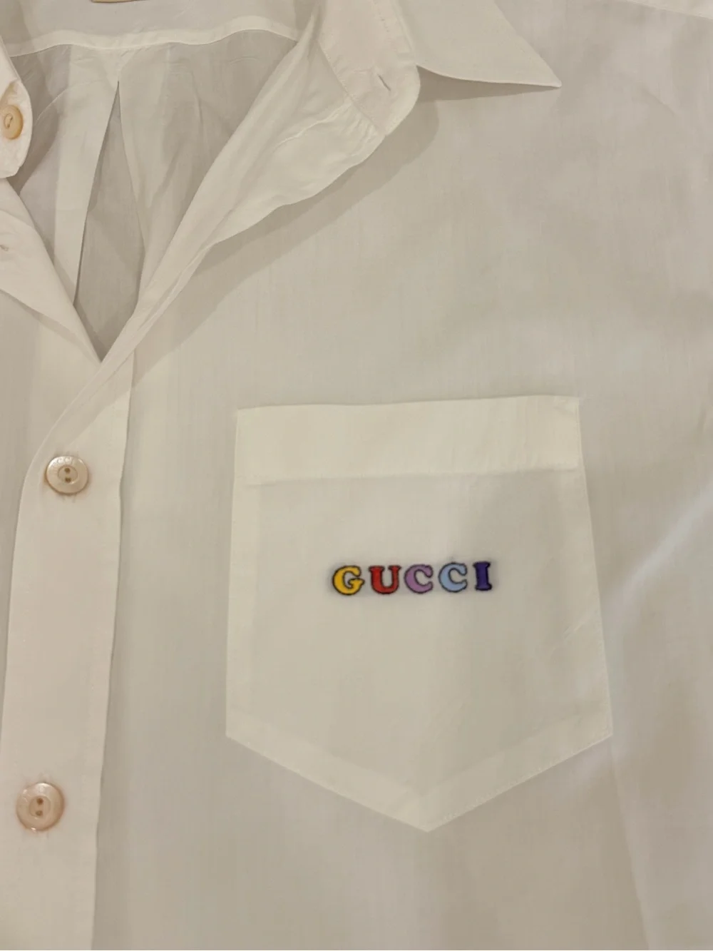 Gucci White Men’s Button-Down Shirt with Subtle Embroidered Logo